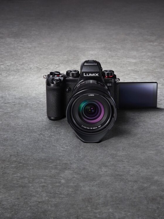 Panasonic Lumix S5 mit Kit-Objektiv Lumix S 20-60mm f/3.5-5.6