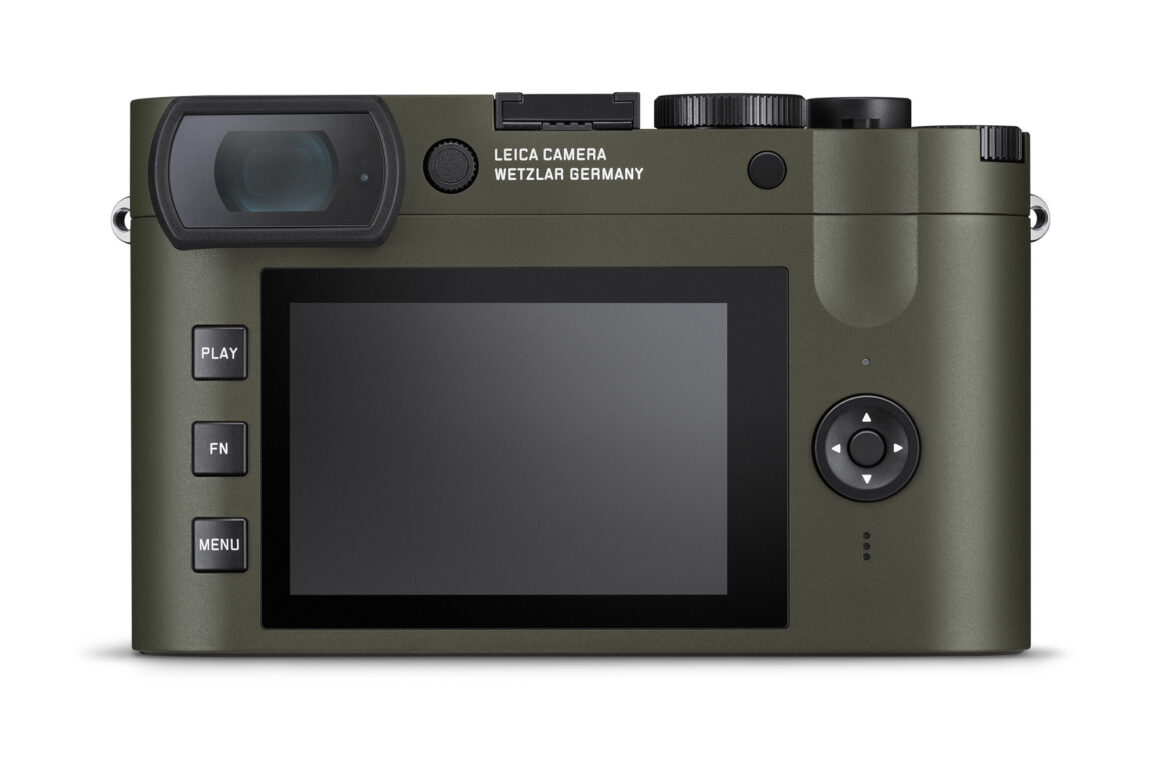 Rückseite mit Sucher und Display der Leica Q2 "Reporter"
