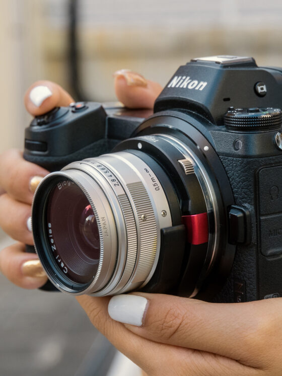 Der Techart TZG-01 Objektivadapter mit Carl Zeiss Objektiv an einer Nikon Z6