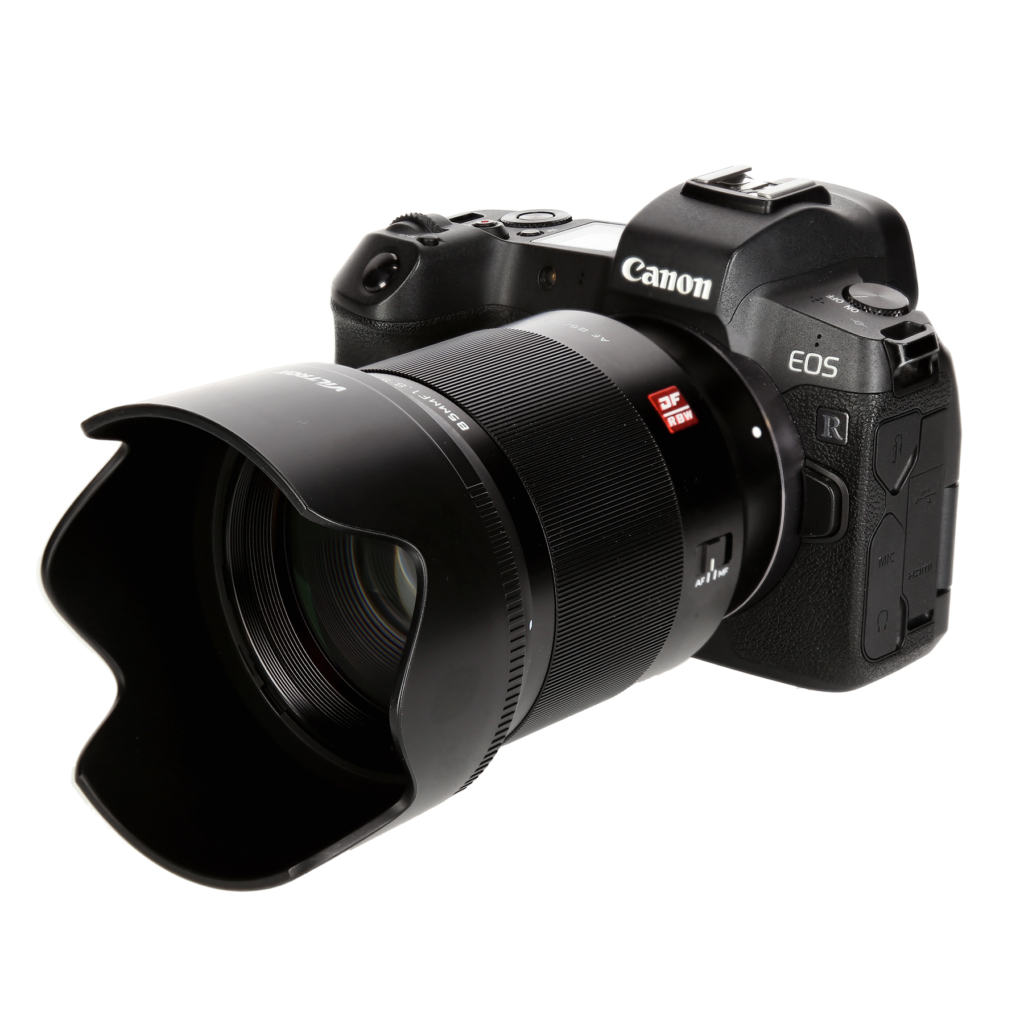 Das Viltrox AF 85mm f/1.8 an einer spiegellosen Canon EOS R DSLM