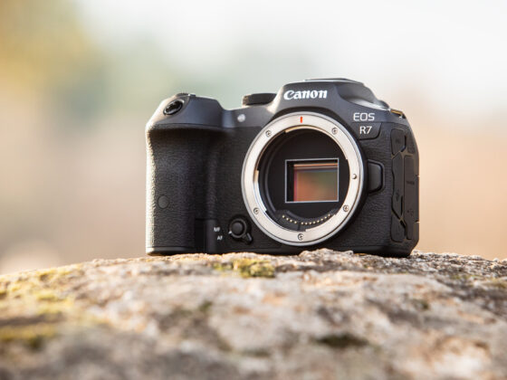 Das neue spiegellose APS-S-C-Profimodell Canon EOS R7
