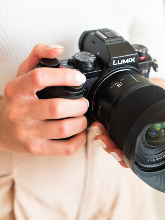 Das Panasonic Lumix S 18mm f/1.8 an einer Lumix S5 Vollformat-DSLM