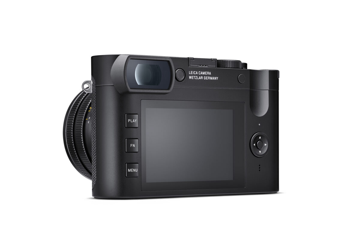 Rückansicht der Leica Q2 mit Bedienelementen, Sucher und Display